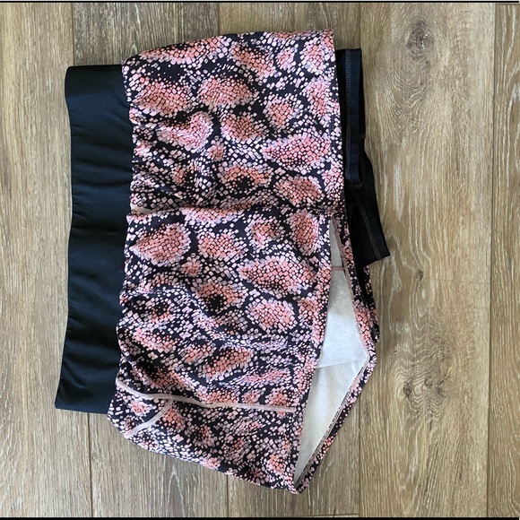 Colorful Fabletics shorts size medium and used quite a bit but in great shape - Picture 2 of 5